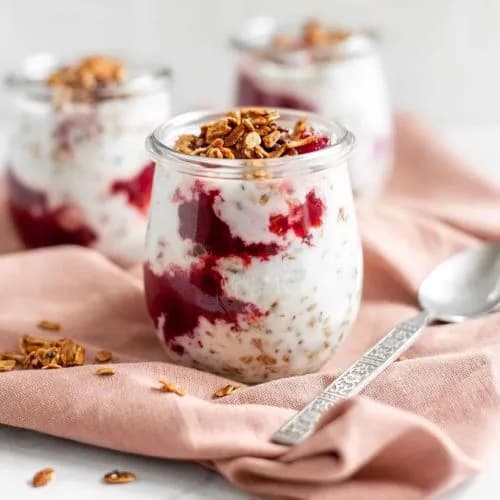 Yogurt con Granola y Salsa de Berries Keto, Sin Azúcar Añadida, 170 g