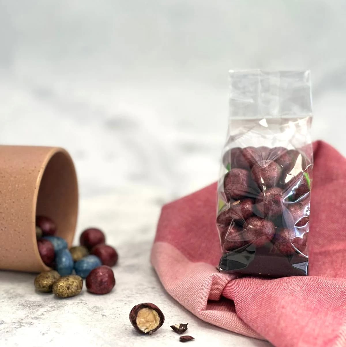 Grageas de Avellanas Bañadas en Chocolate Bitter Keto, Veganas, Sin azúcar Añadida, 100 g