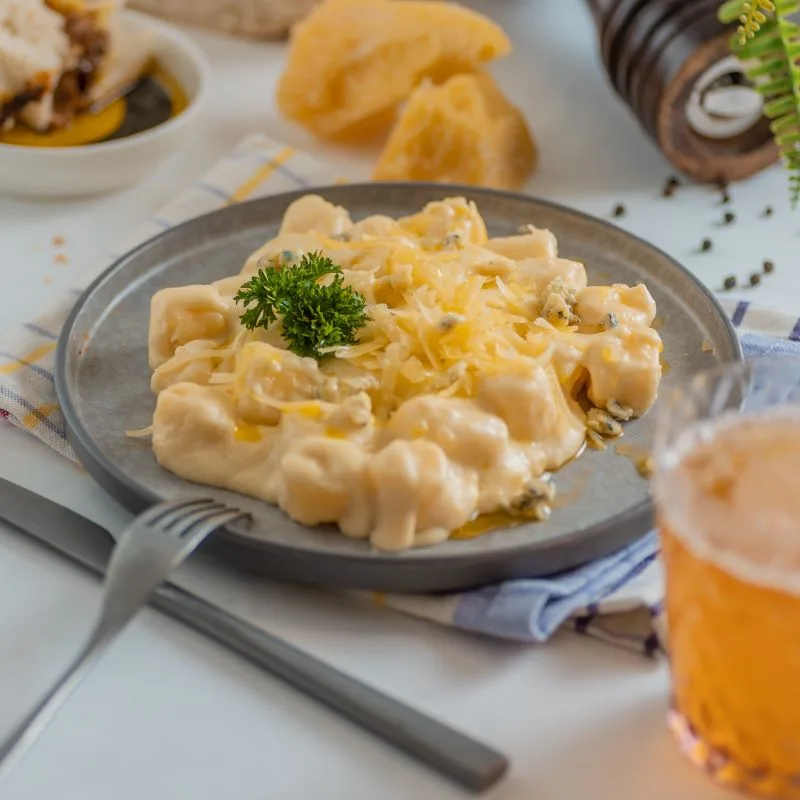Ñoquis de Papas con Salsa tres Quesos