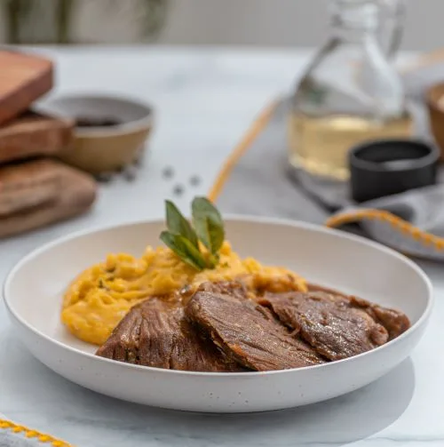 Plateada de Res con Pastelera de Choclo y Salsa de Tomillo, 390 g